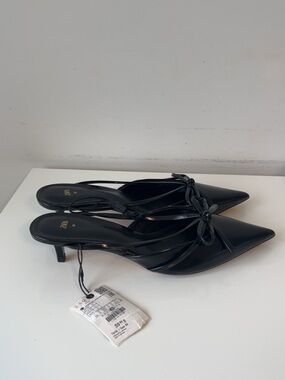 Zara Black Pointed Slingback Kitten Heels with Bow